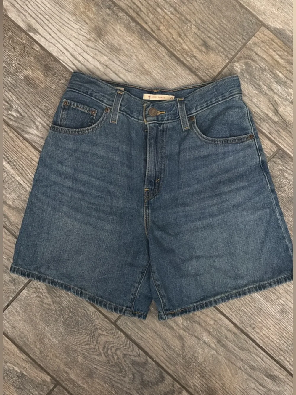 Levi's High Rise Baggy Shorts